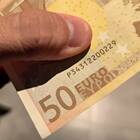 Зачем Центробанк продает валюту